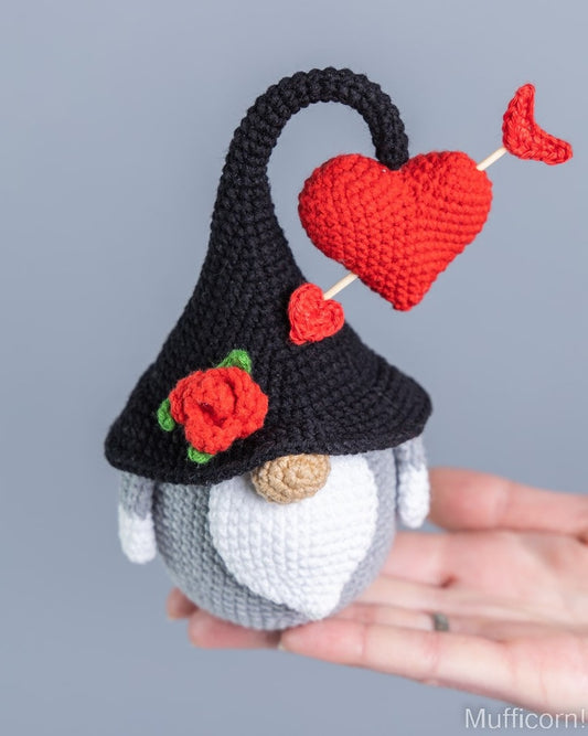 Crochet Valentines Gnome Amigurumi