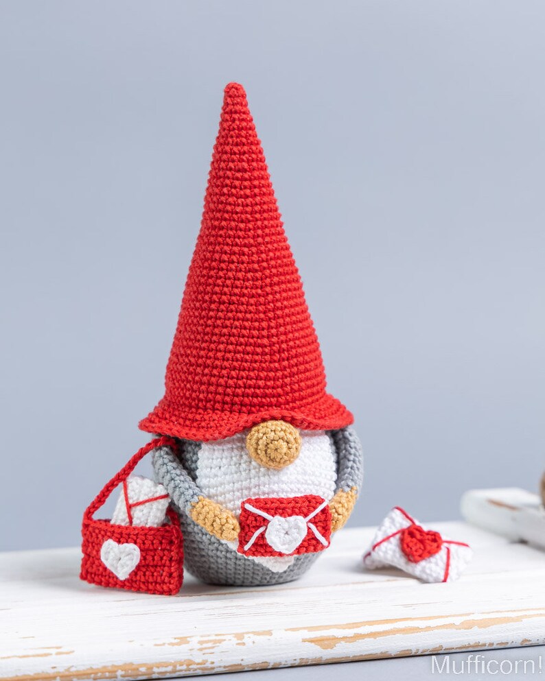 Crochet Gnomes Couple with Envelope