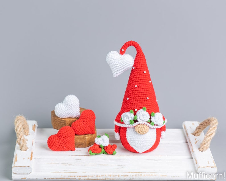 Crochet Valentine Heart Gnome