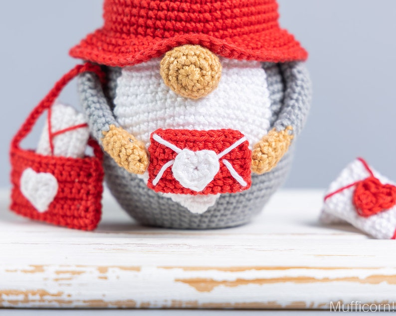 Crochet Gnomes Couple with Envelope