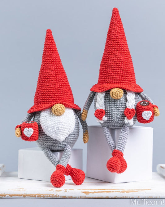 Crochet Valentine Gnomes with Cups
