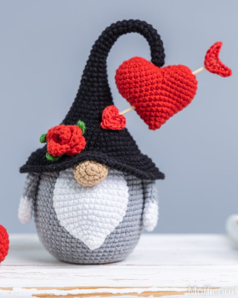 Crochet Valentines Gnome Amigurumi