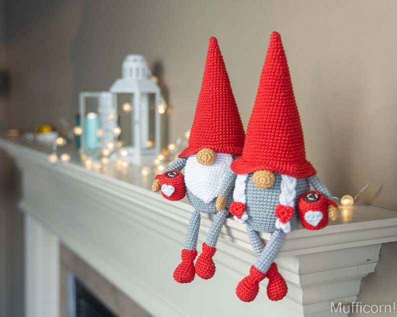 Crochet Valentine Gnomes with Cups