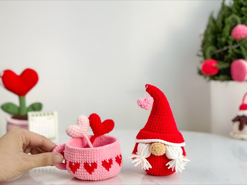 Crochet Valentine Couple Gnome