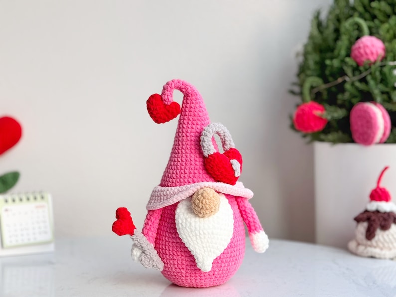 Crochet Valentine Love Couple Gnome