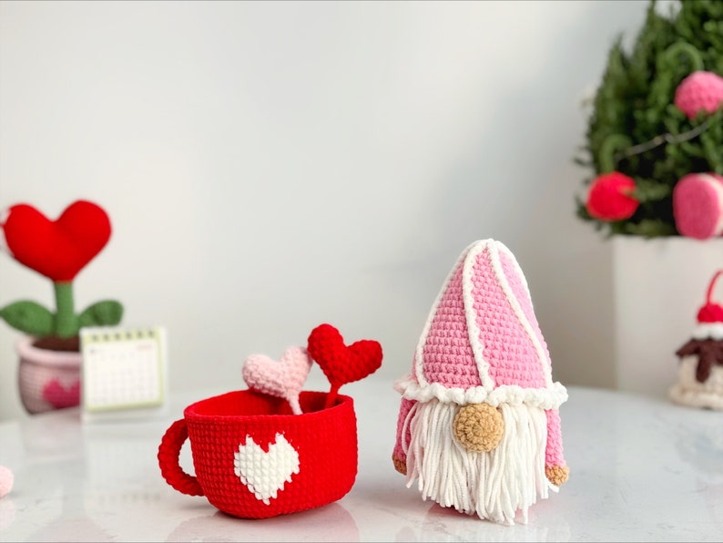 Crochet Valentine Couple Gnome