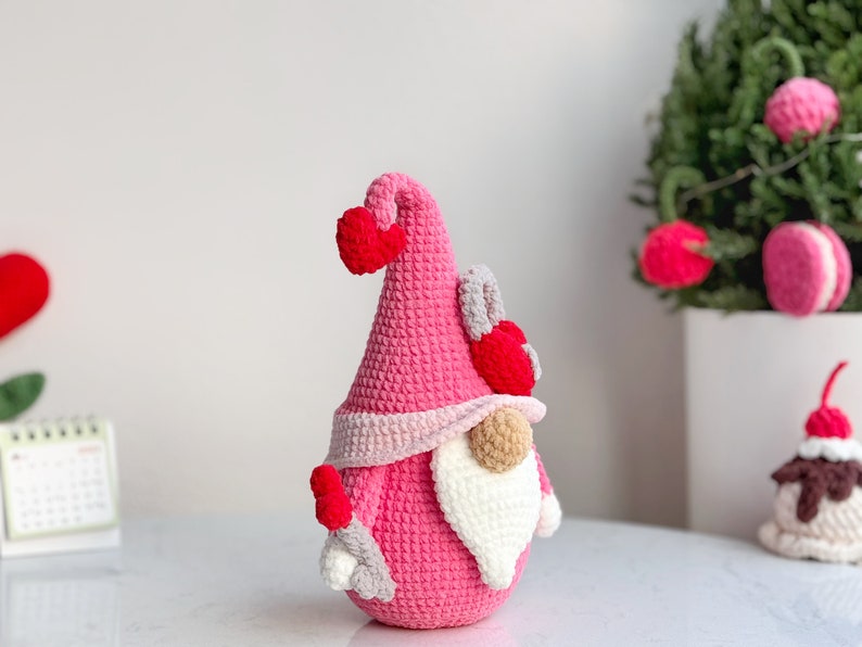 Crochet Valentine Love Couple Gnome