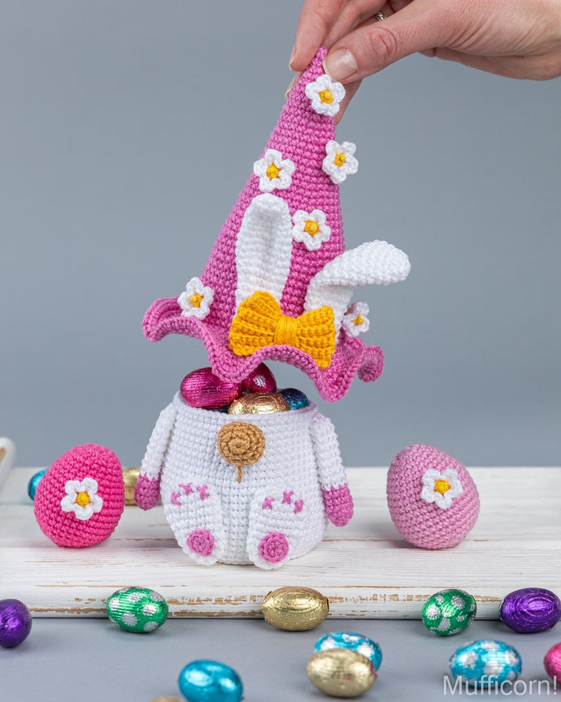 Crochet Easter bunny egg pattern